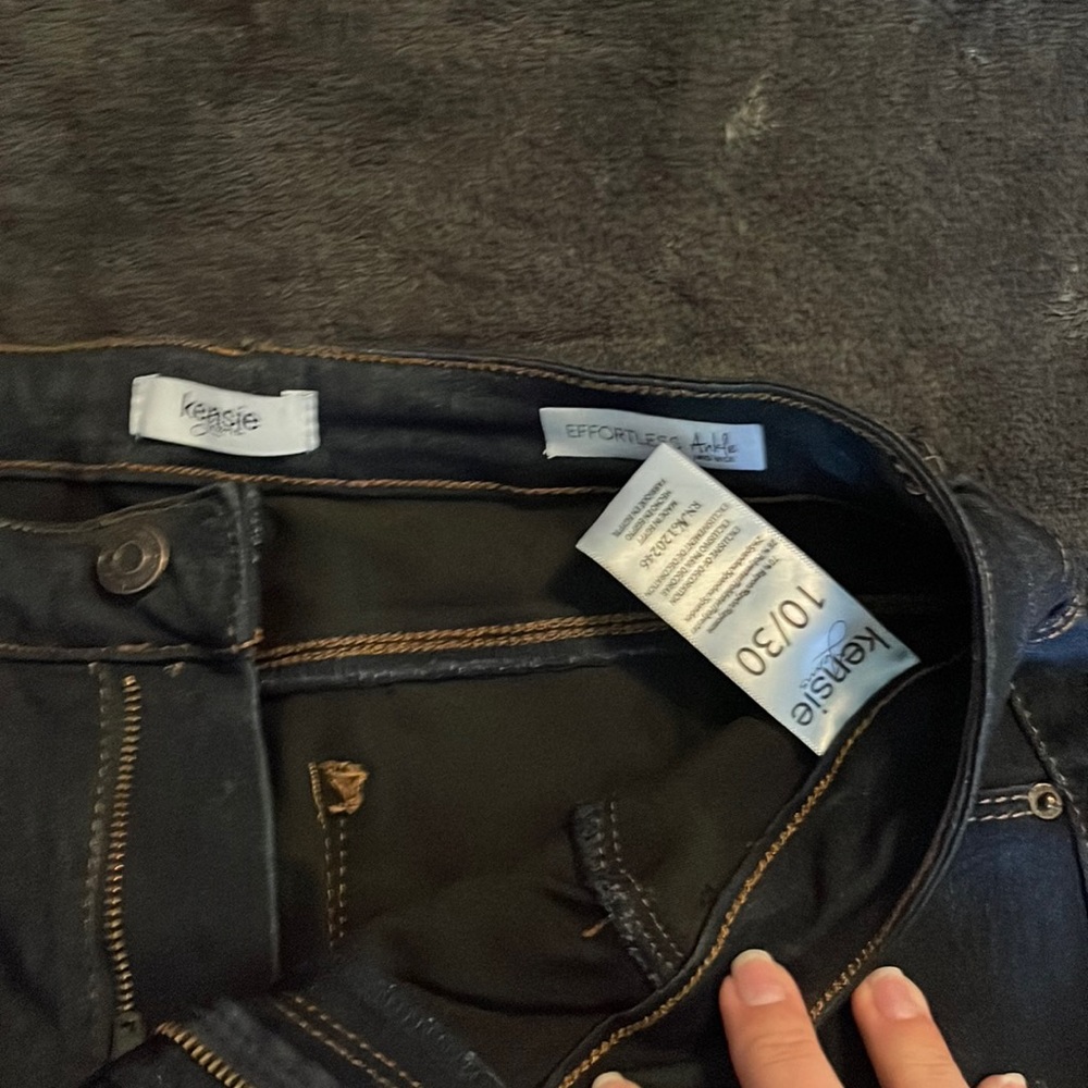 Kensie size 10 ankle mid-rise jeans